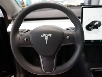TESLA Model Y Long Range Dual Motor AWD Autonm. Fahren