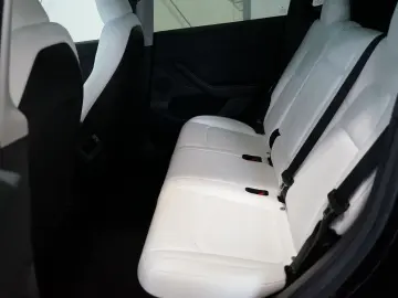 TESLA Model Y Long Range Dual Motor AWD Autonm. Fahren