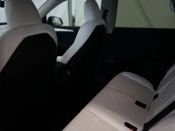 TESLA Model Y Long Range Dual Motor AWD Autonm. Fahren