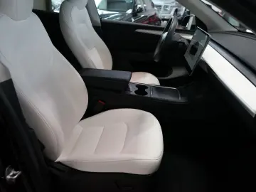 TESLA Model Y Long Range Dual Motor AWD Autonm. Fahren