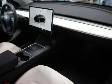 TESLA Model Y Long Range Dual Motor AWD Autonm. Fahren