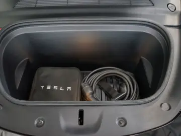 TESLA Model Y Long Range Dual Motor AWD Autonm. Fahren