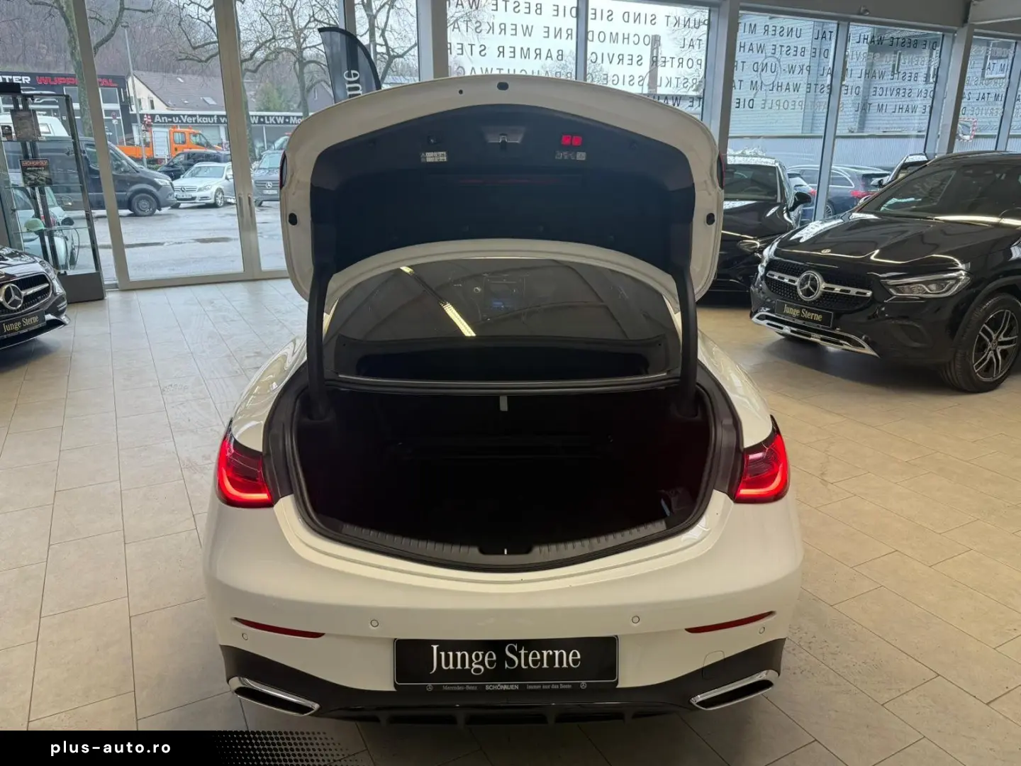 MERCEDES-BENZ CLE 450 4M Coupé AMG PANO DISTR HUD BURM STDHZ