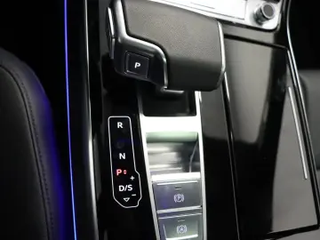 AUDI A8 50 TDI quattro tiptronic  Matrix Luft Pano LM