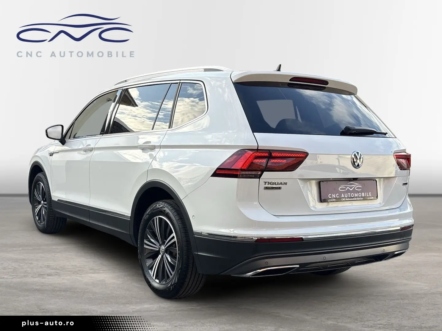 VW Tiguan Allspace DSG Highline 4Motion AHK Pano St