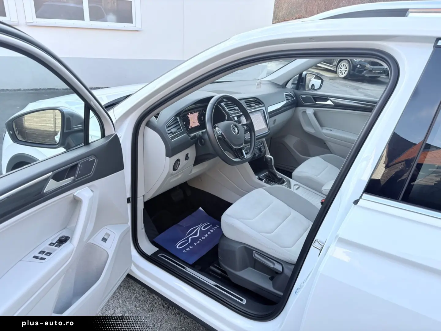 VW Tiguan Allspace DSG Highline 4Motion AHK Pano St