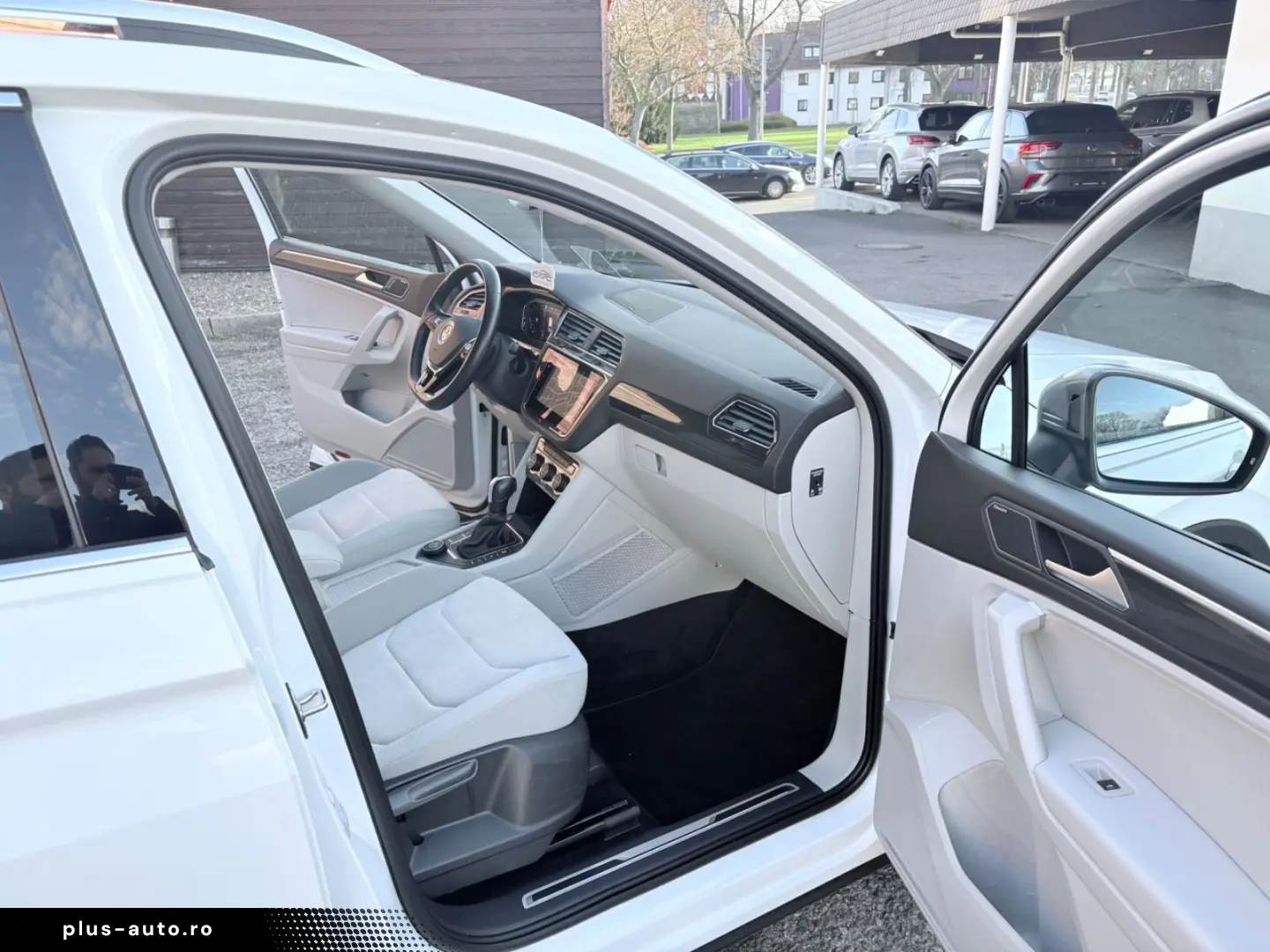VW Tiguan Allspace DSG Highline 4Motion AHK Pano St