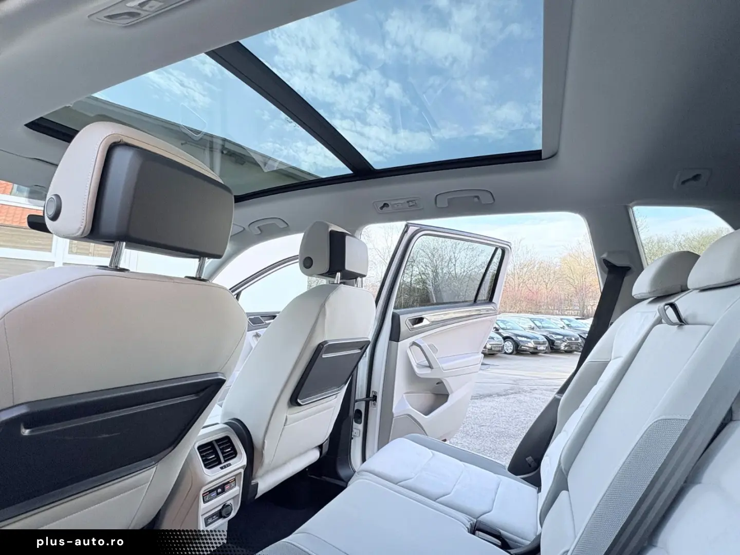 VW Tiguan Allspace DSG Highline 4Motion AHK Pano St