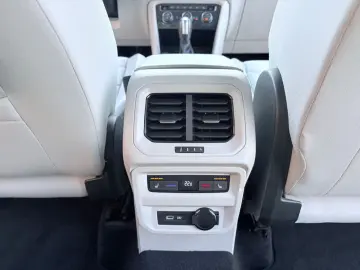 VW Tiguan Allspace DSG Highline 4Motion AHK Pano St