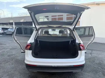 VW Tiguan Allspace DSG Highline 4Motion AHK Pano St