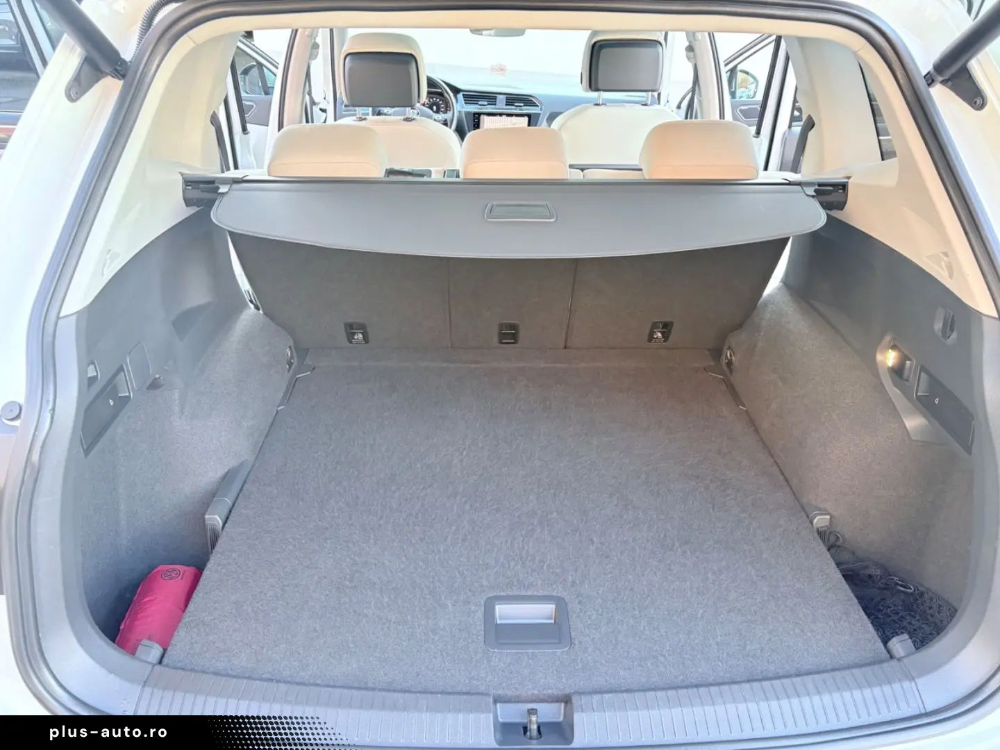 VW Tiguan Allspace DSG Highline 4Motion AHK Pano St