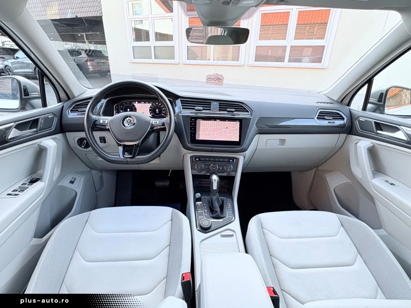 VW Tiguan Allspace DSG Highline 4Motion AHK Pano St