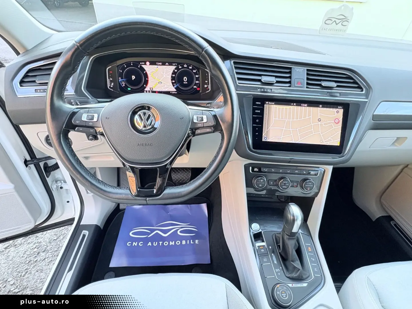 VW Tiguan Allspace DSG Highline 4Motion AHK Pano St