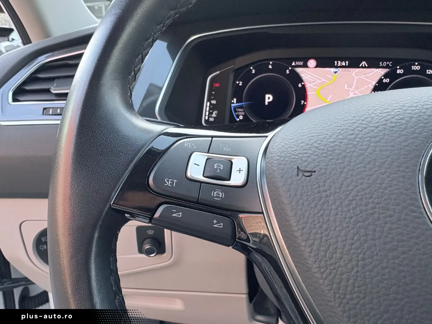 VW Tiguan Allspace DSG Highline 4Motion AHK Pano St