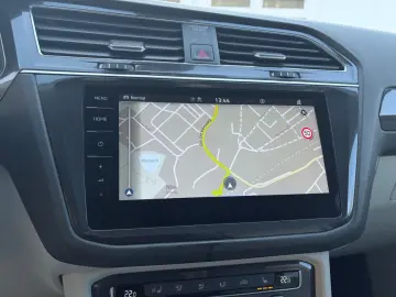 VW Tiguan Allspace DSG Highline 4Motion AHK Pano St