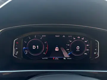 VW Tiguan Allspace DSG Highline 4Motion AHK Pano St