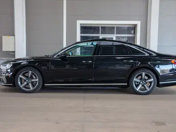 AUDI A8 60 TFSIe quattro PANO.MASSAGE.B&O.HUD.ACC