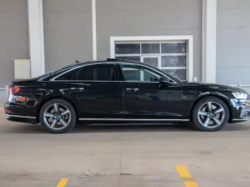 AUDI A8 60 TFSIe quattro PANO.MASSAGE.B&O.HUD.ACC