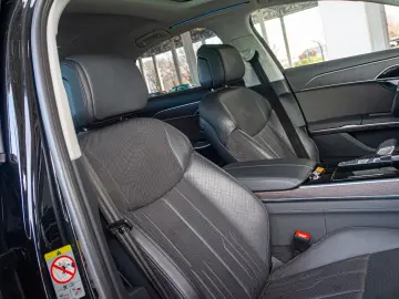 AUDI A8 60 TFSIe quattro PANO.MASSAGE.B&O.HUD.ACC