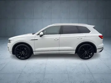 VW Touareg Atmosphere eHybrid AHK Matrix 360 21  EO