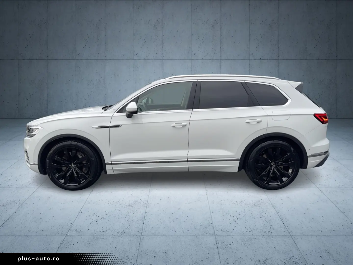 VW Touareg Atmosphere eHybrid AHK Matrix 360 21  EO