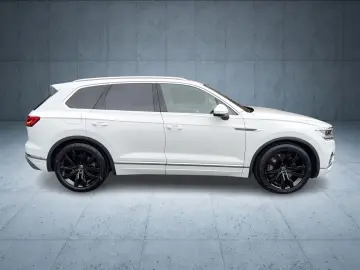 VW Touareg Atmosphere eHybrid AHK Matrix 360 21  EO