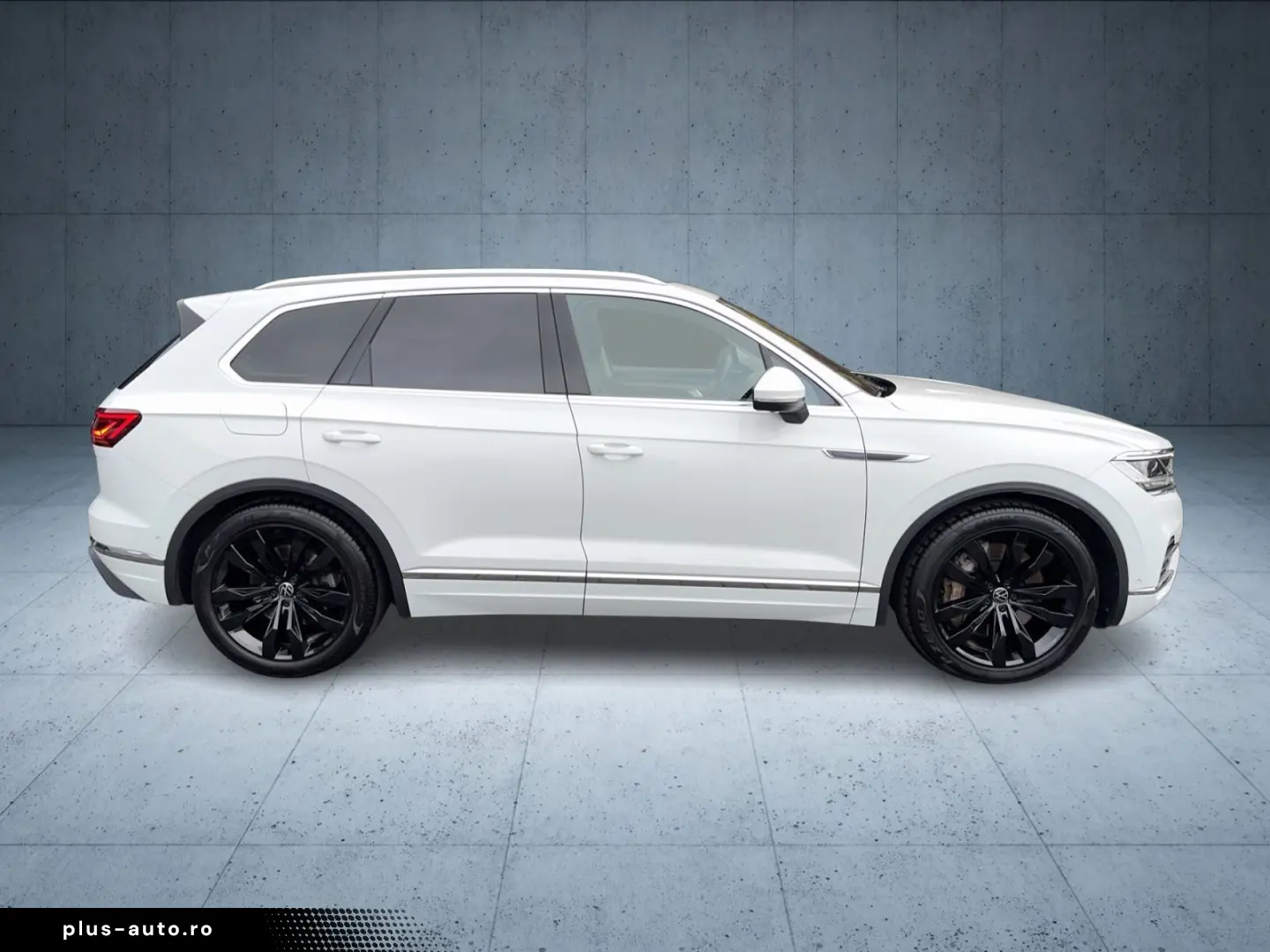 VW Touareg Atmosphere eHybrid AHK Matrix 360 21  EO