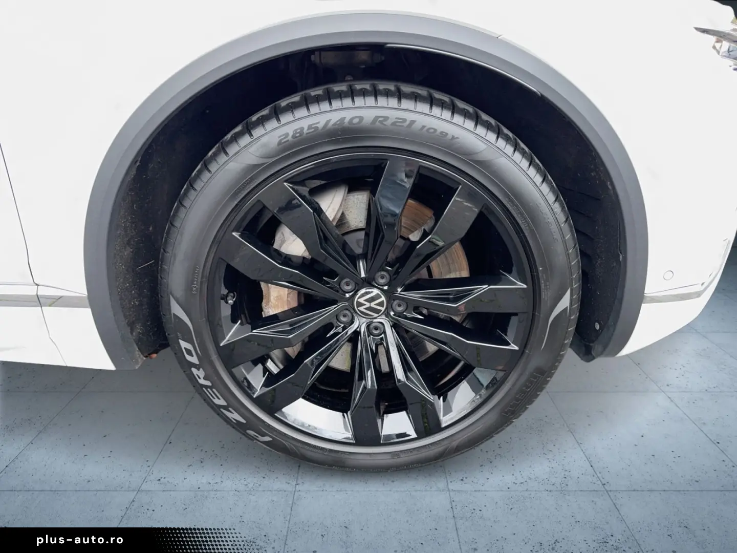 VW Touareg Atmosphere eHybrid AHK Matrix 360 21  EO