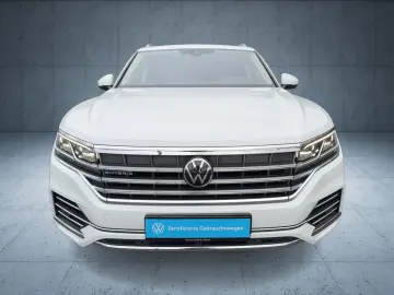 VW Touareg Atmosphere eHybrid AHK Matrix 360 21  EO