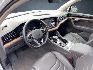 VW Touareg Atmosphere eHybrid AHK Matrix 360 21  EO