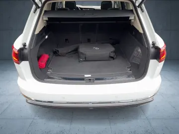 VW Touareg Atmosphere eHybrid AHK Matrix 360 21  EO