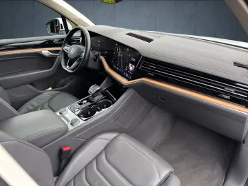 VW Touareg Atmosphere eHybrid AHK Matrix 360 21  EO