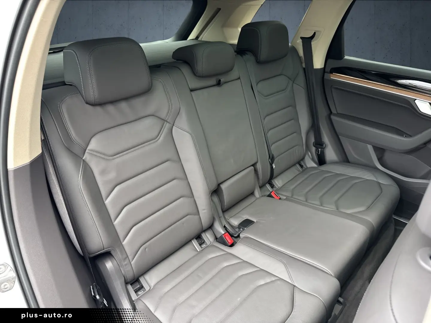 VW Touareg Atmosphere eHybrid AHK Matrix 360 21  EO