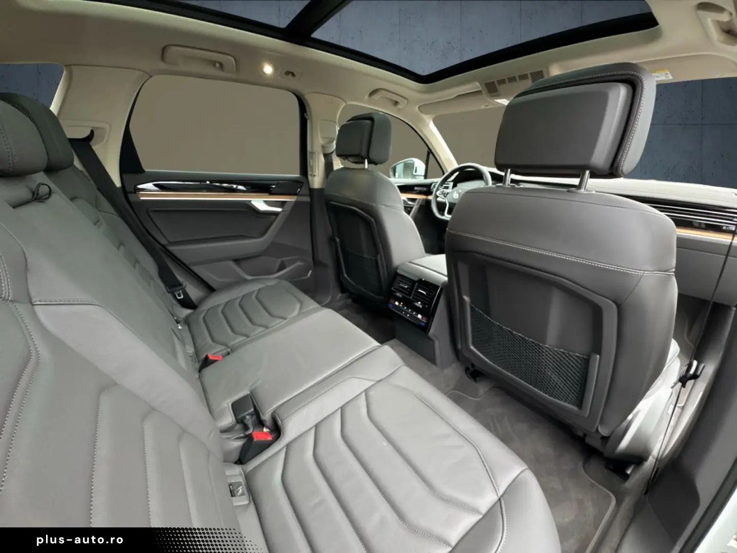 VW Touareg Atmosphere eHybrid AHK Matrix 360 21  EO