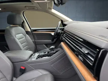 VW Touareg Atmosphere eHybrid AHK Matrix 360 21  EO