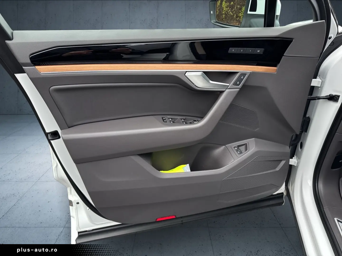 VW Touareg Atmosphere eHybrid AHK Matrix 360 21  EO