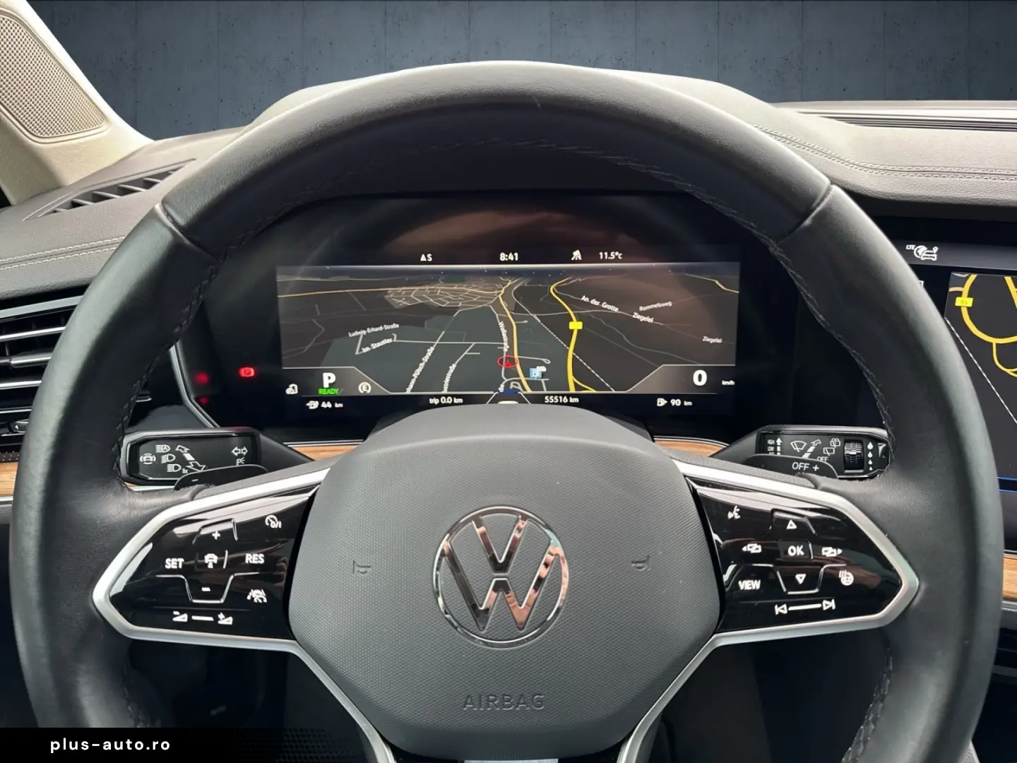 VW Touareg Atmosphere eHybrid AHK Matrix 360 21  EO