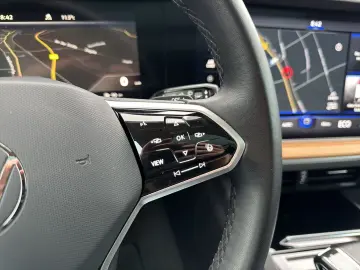 VW Touareg Atmosphere eHybrid AHK Matrix 360 21  EO