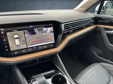 VW Touareg Atmosphere eHybrid AHK Matrix 360 21  EO