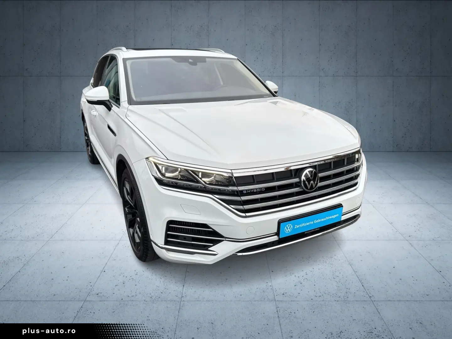 VW Touareg Atmosphere eHybrid AHK Matrix 360 21  EO