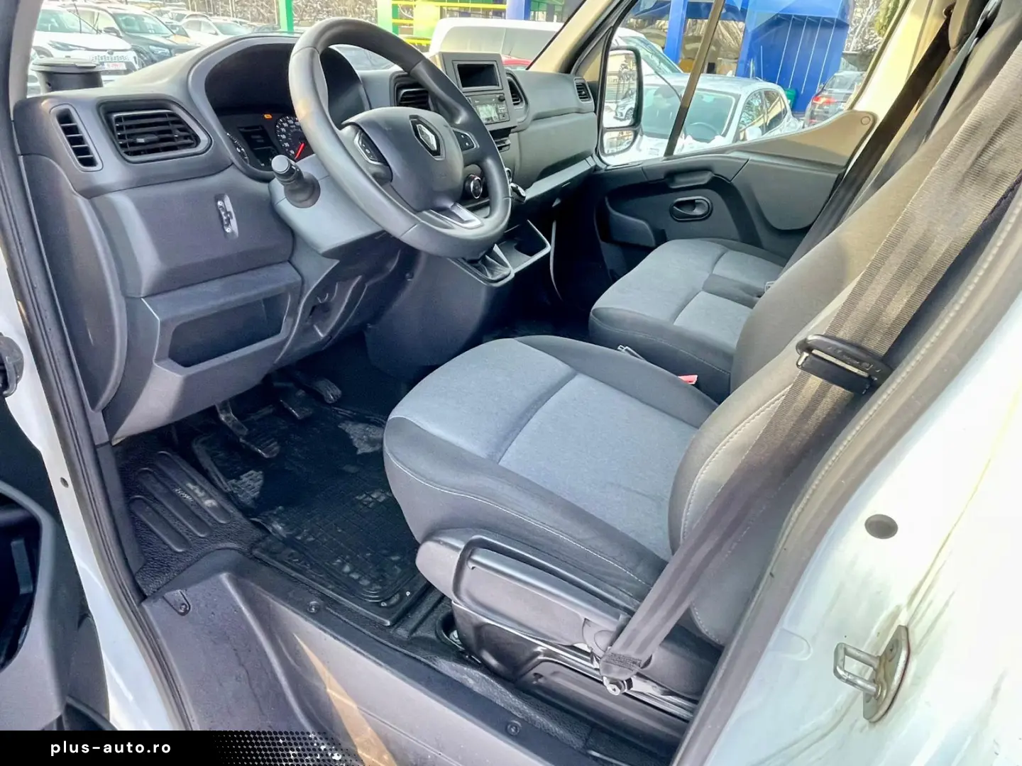 Renault Master 2.3 Blue 135 TT Furgon CD 3 5t L3H2 9 m3