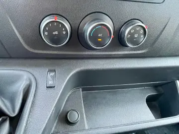 Renault Master 2.3 Blue 135 TT Furgon CD 3 5t L3H2 9 m3