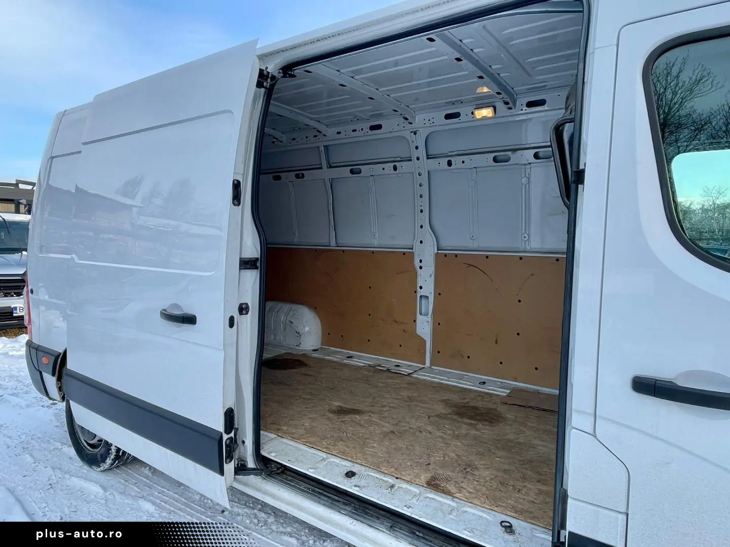 Renault Master 2.3 Blue 135 TT Furgon CD 3 5t L3H2 9 m3