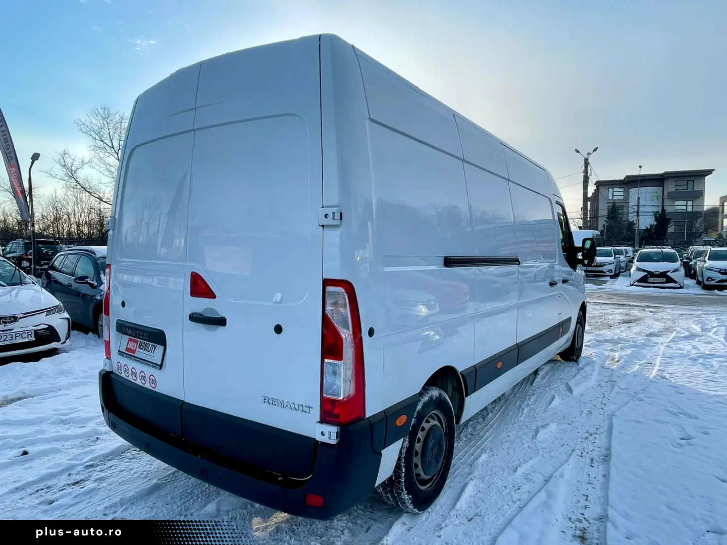Renault Master 2.3 Blue 135 TT Furgon CD 3 5t L3H2 9 m3