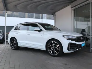 VW Touareg R-Line 3.0 V6 TSI DSG 4Motion PANO AHK L