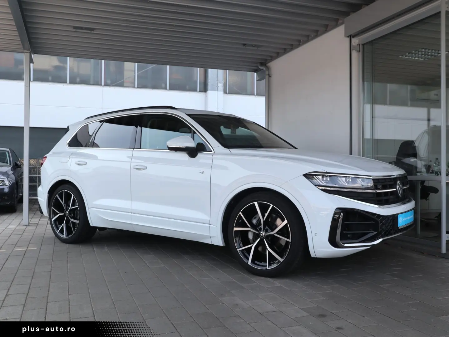 VW Touareg R-Line 3.0 V6 TSI DSG 4Motion PANO AHK L