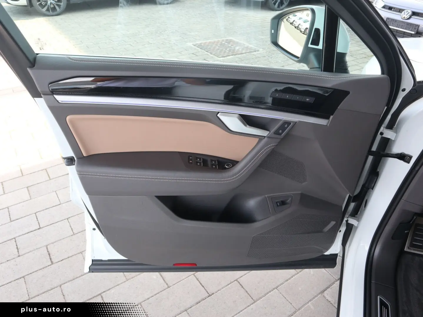 VW Touareg R-Line 3.0 V6 TSI DSG 4Motion PANO AHK L