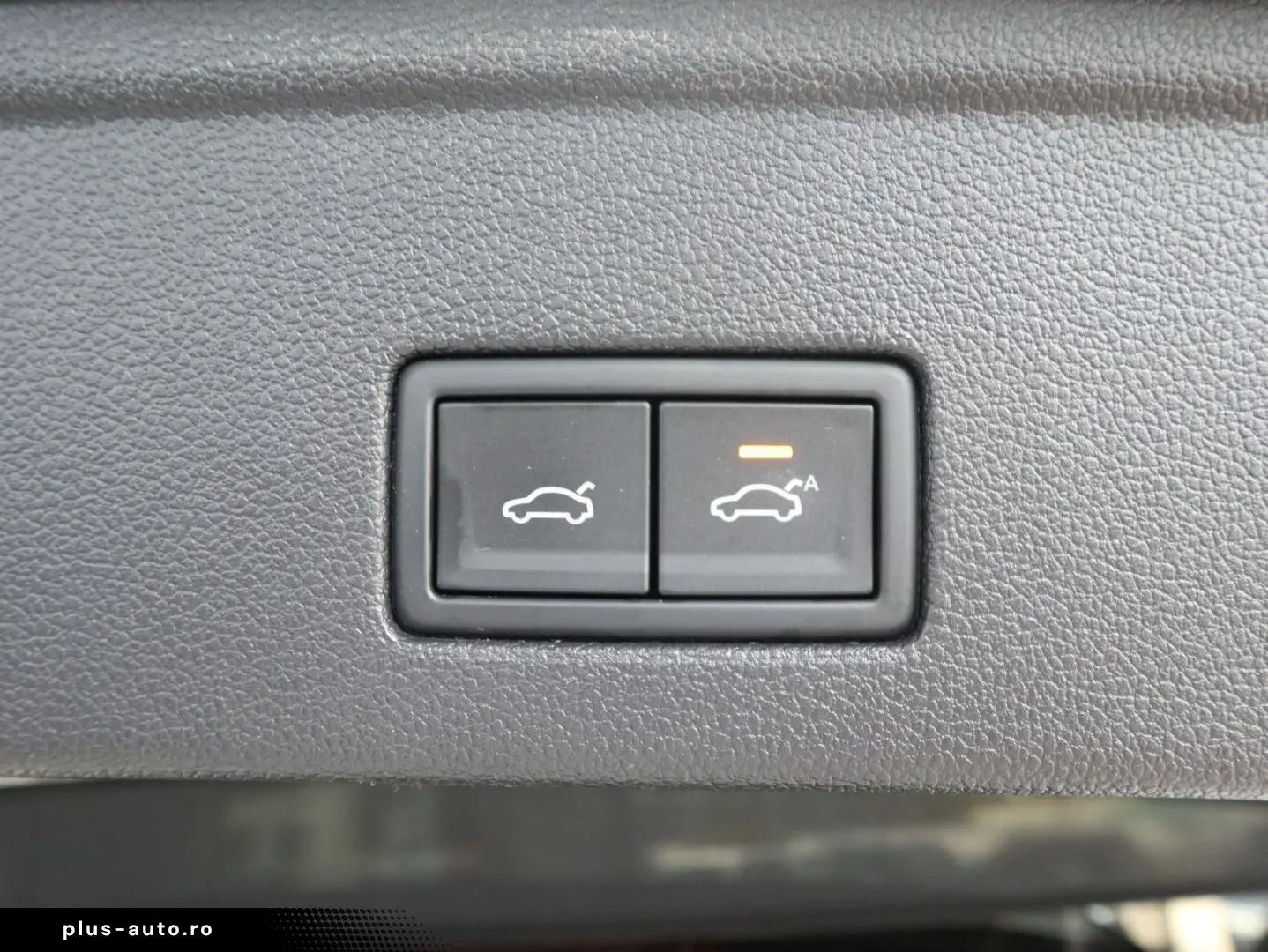 VW Touareg R-Line 3.0 V6 TSI DSG 4Motion PANO AHK L