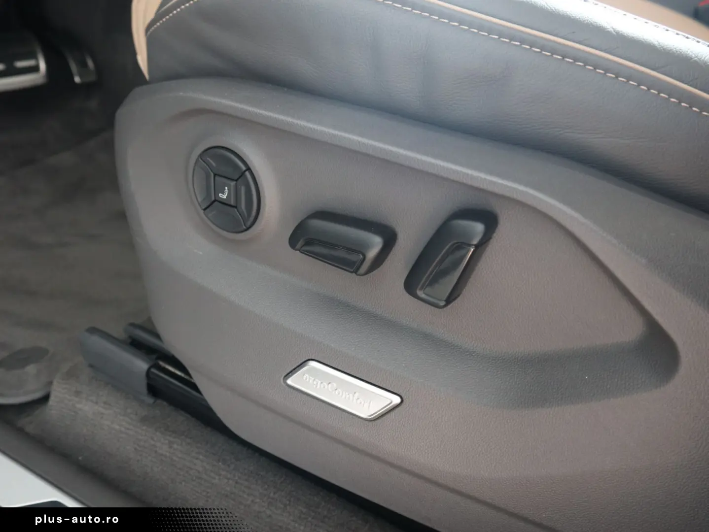 VW Touareg R-Line 3.0 V6 TSI DSG 4Motion PANO AHK L