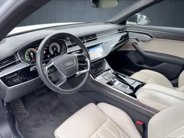 AUDI A8 60 TFSI e S line exclusive Pano HuD B&O Assis